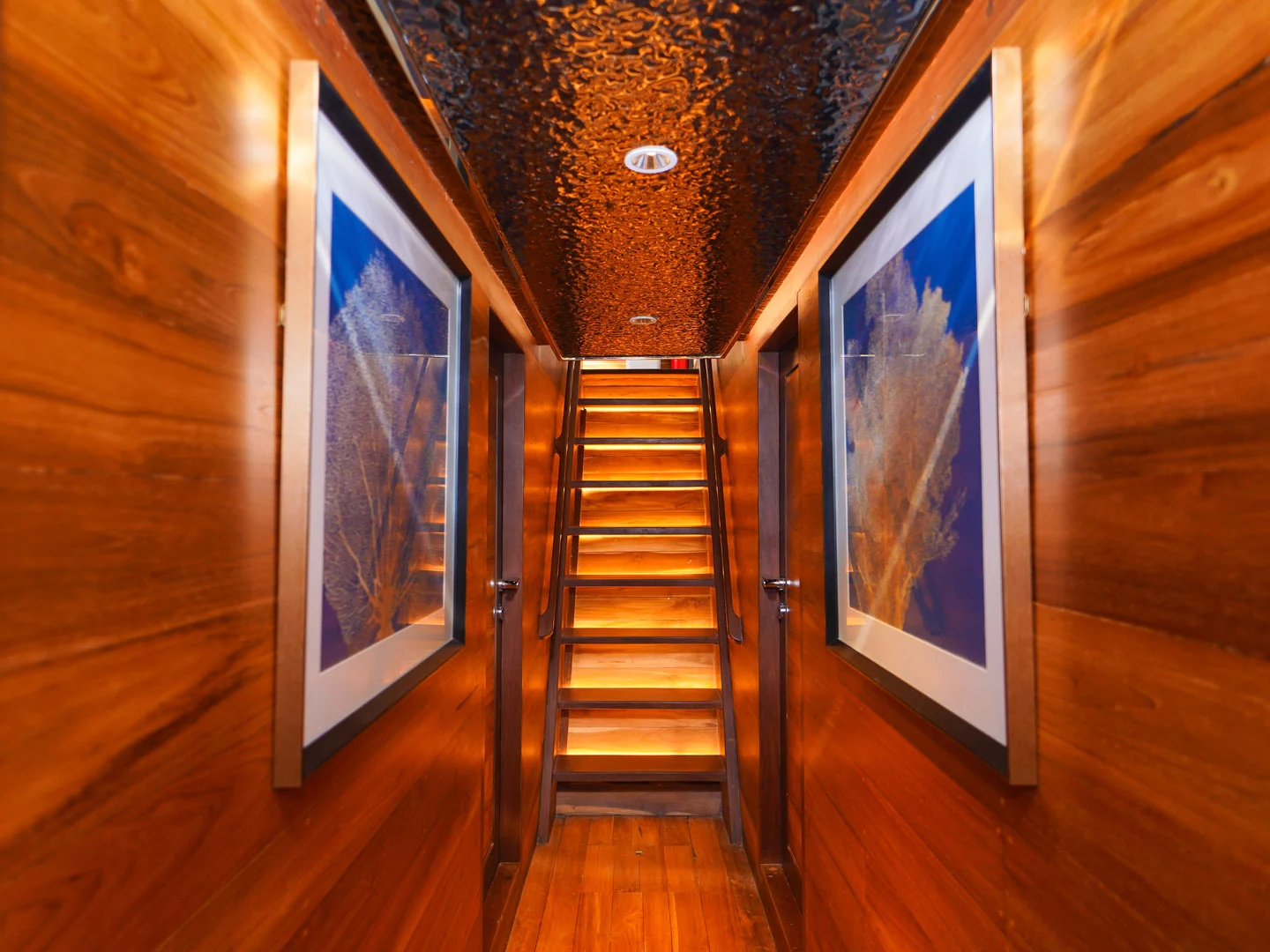 Corridor Cabin - Venice Room - LaMain Voyage 1