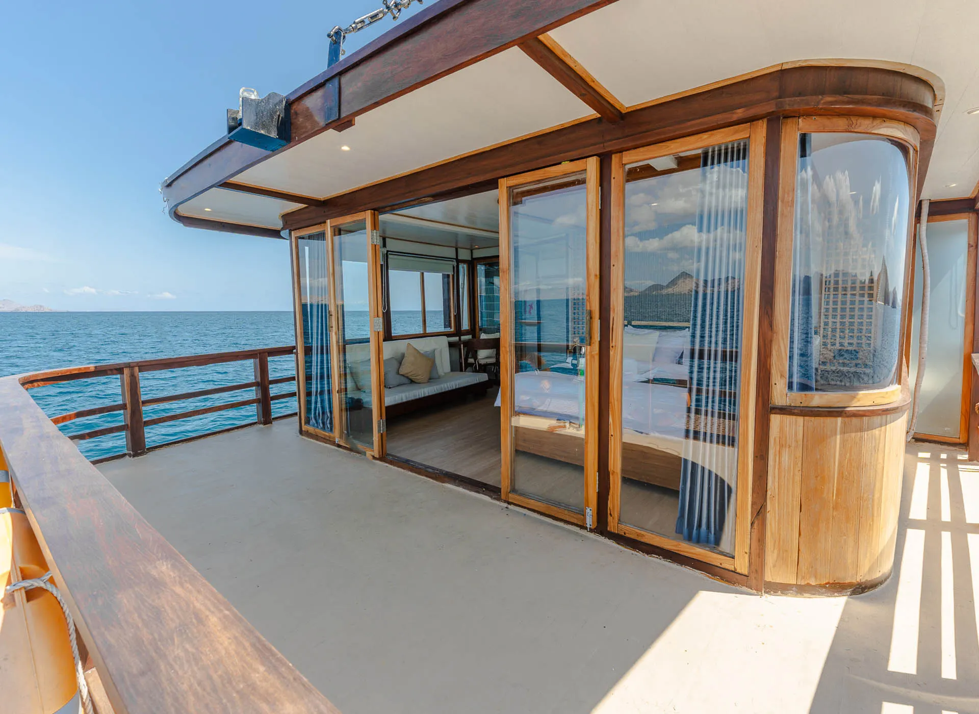 Marea-Royal Cabin-Bedroom