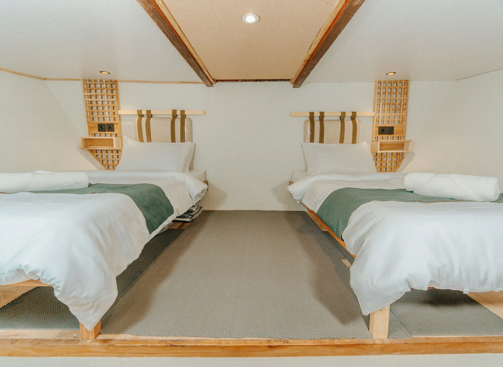 Marea-Sharing Cabin Twin-Bedroom