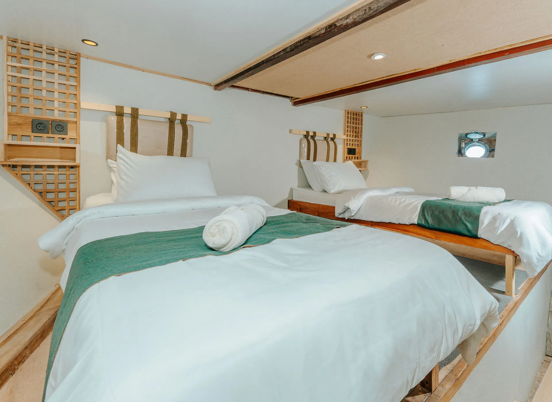 Marea-Sharing Cabin Twin-Bedroom