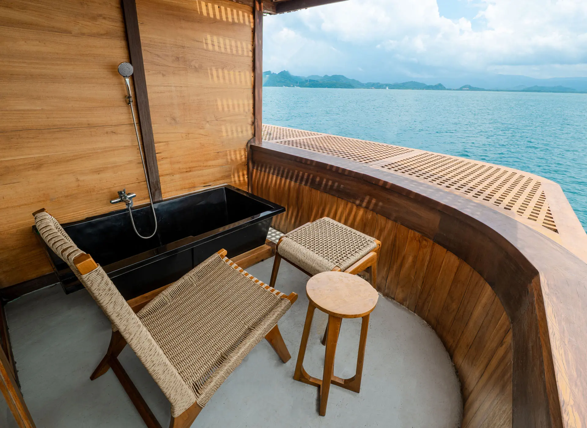 Marea-Signature Cabin-Balcony