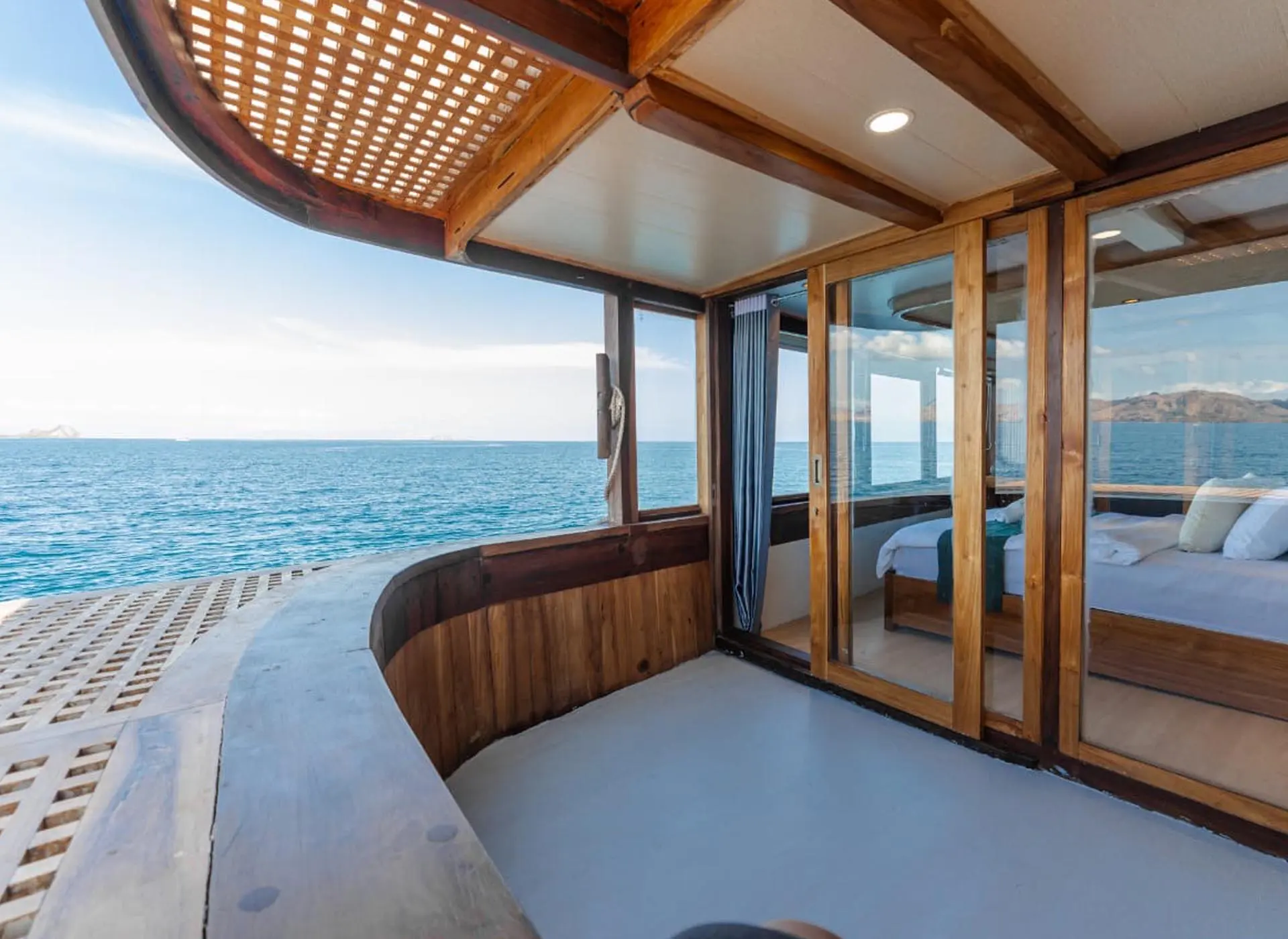 Marea-Signature Cabin-Balcony