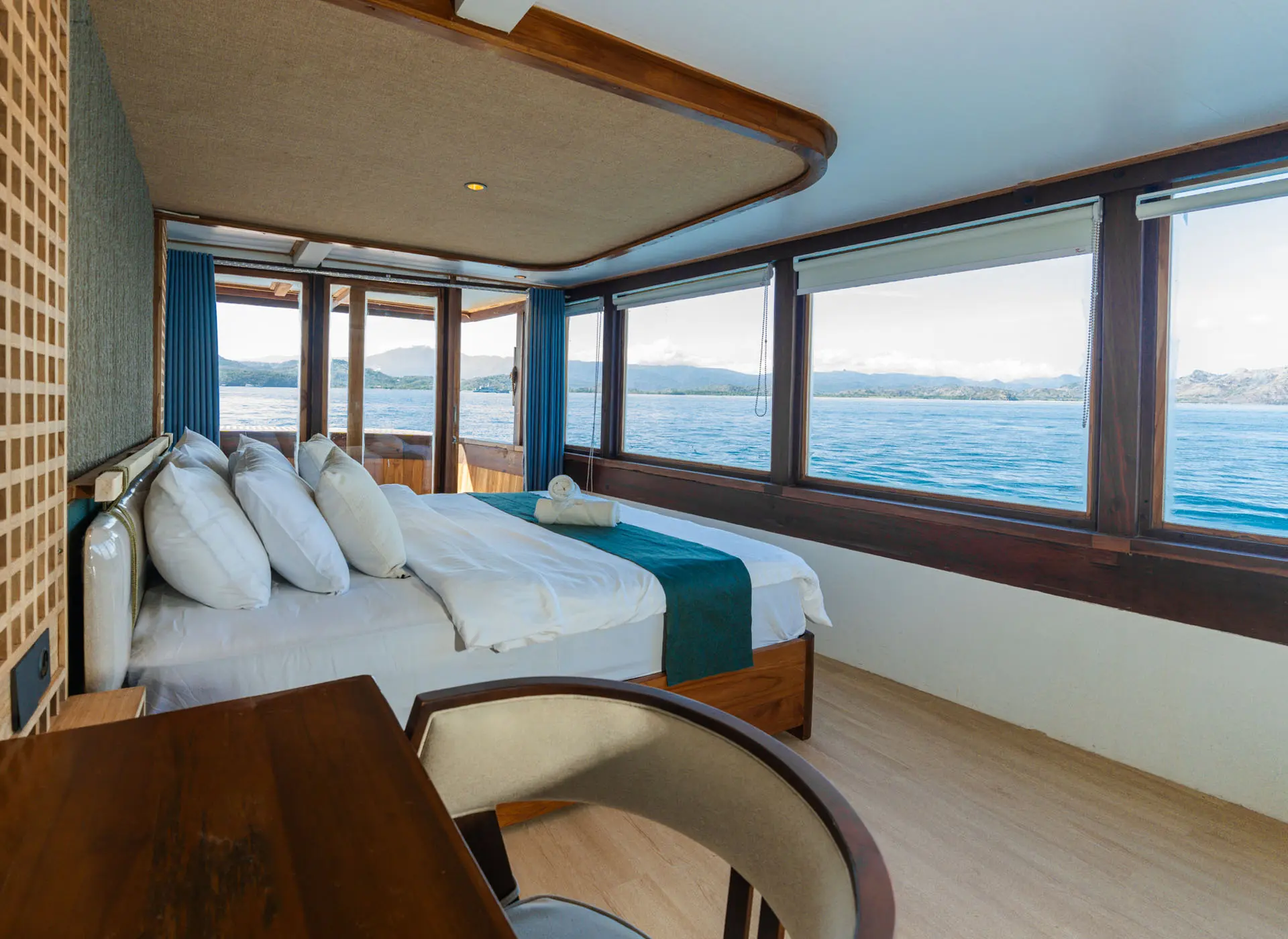 Marea-Signature Cabin-Bedroom