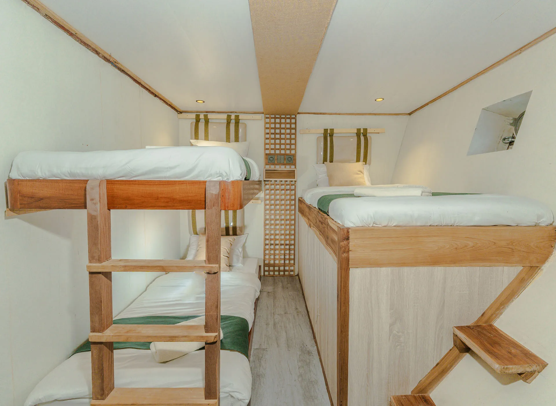 Marea-Sharing Cabin Triple-Bedroom